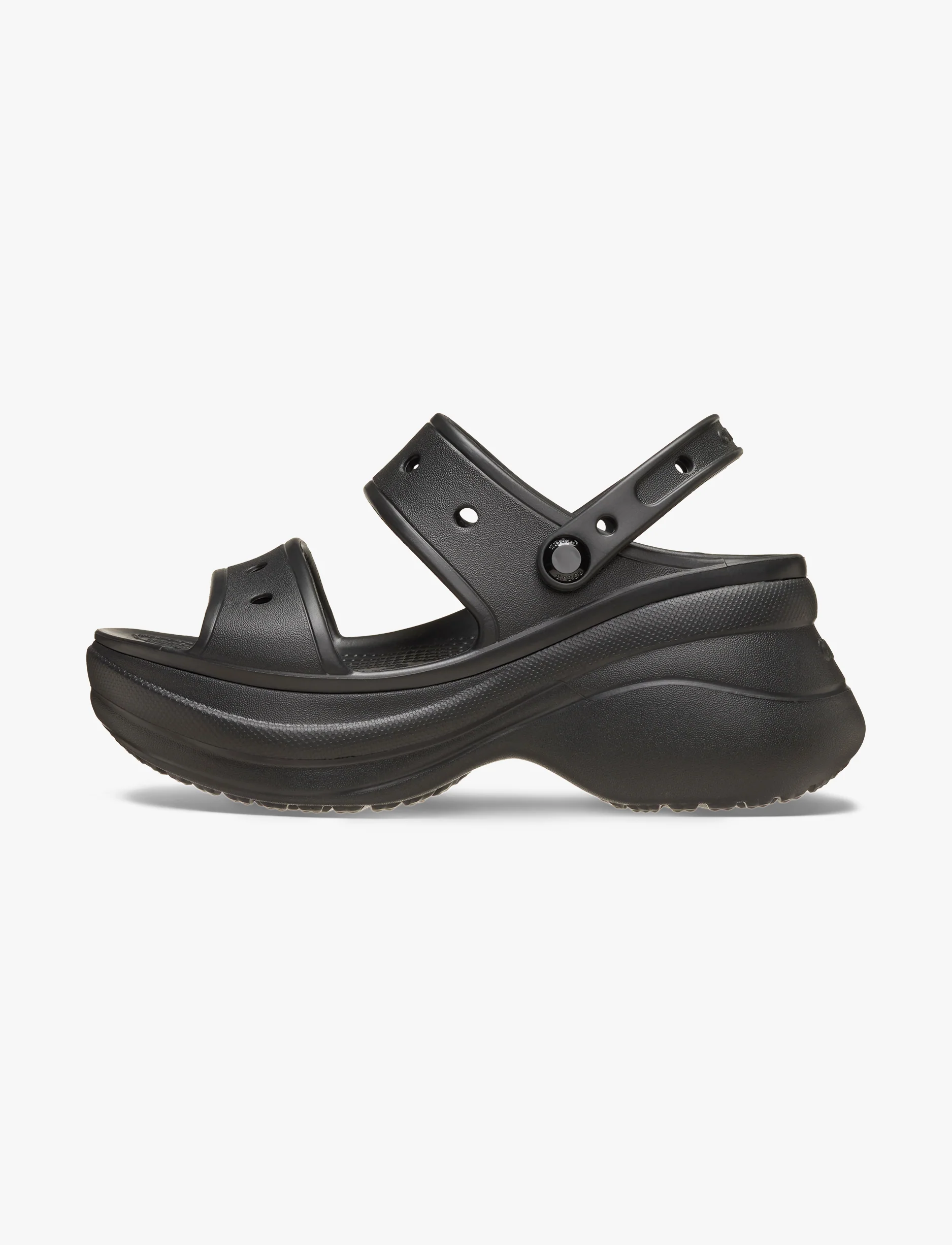 Crocs Women's Classic Bae Sandal - סנדלי פלטפורמה ביי קרוקס לנשים בצבע שחור - Image 5
