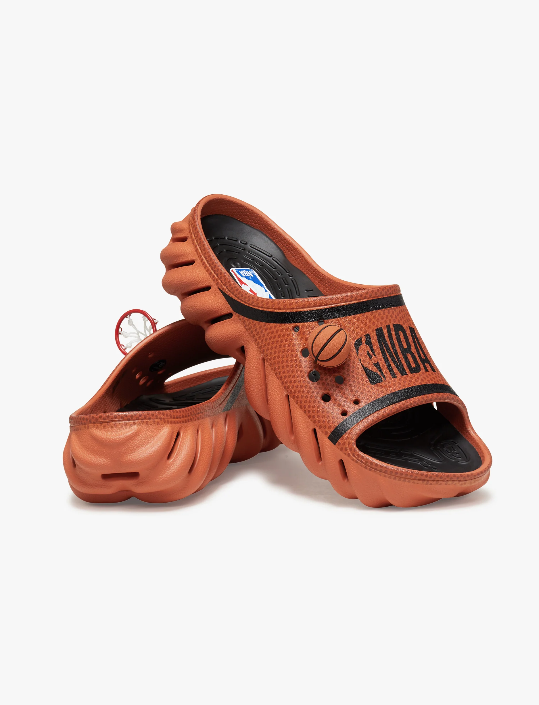 Crocs NBA Echo Slide - כפכפי קרוקס אקו אן בי איי בצבע כתום גזר - Image 3
