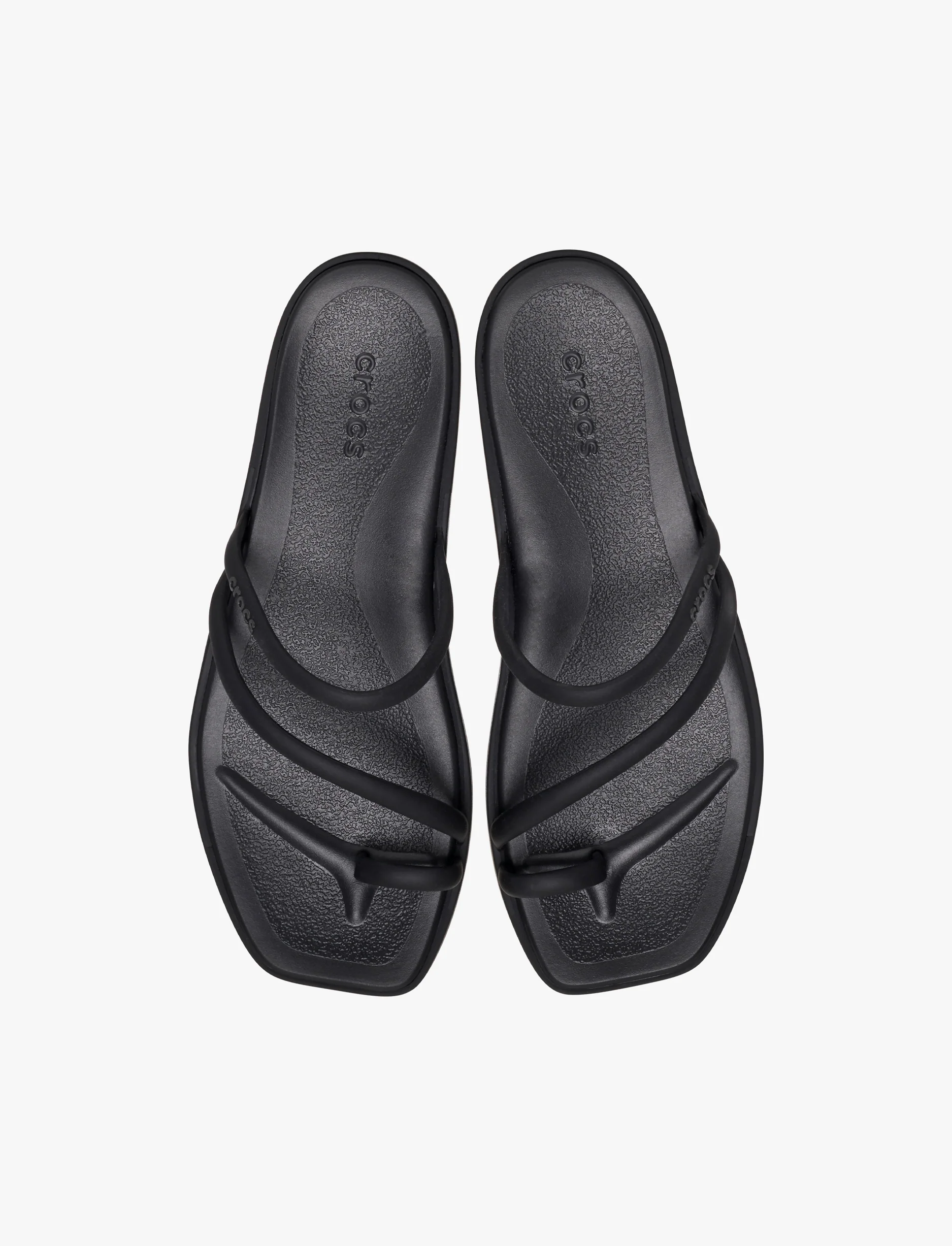 Crocs Miami Toe Loop Sandal - סנדלי קרוקס מיאמי לנשים בצבע שחור - Image 5