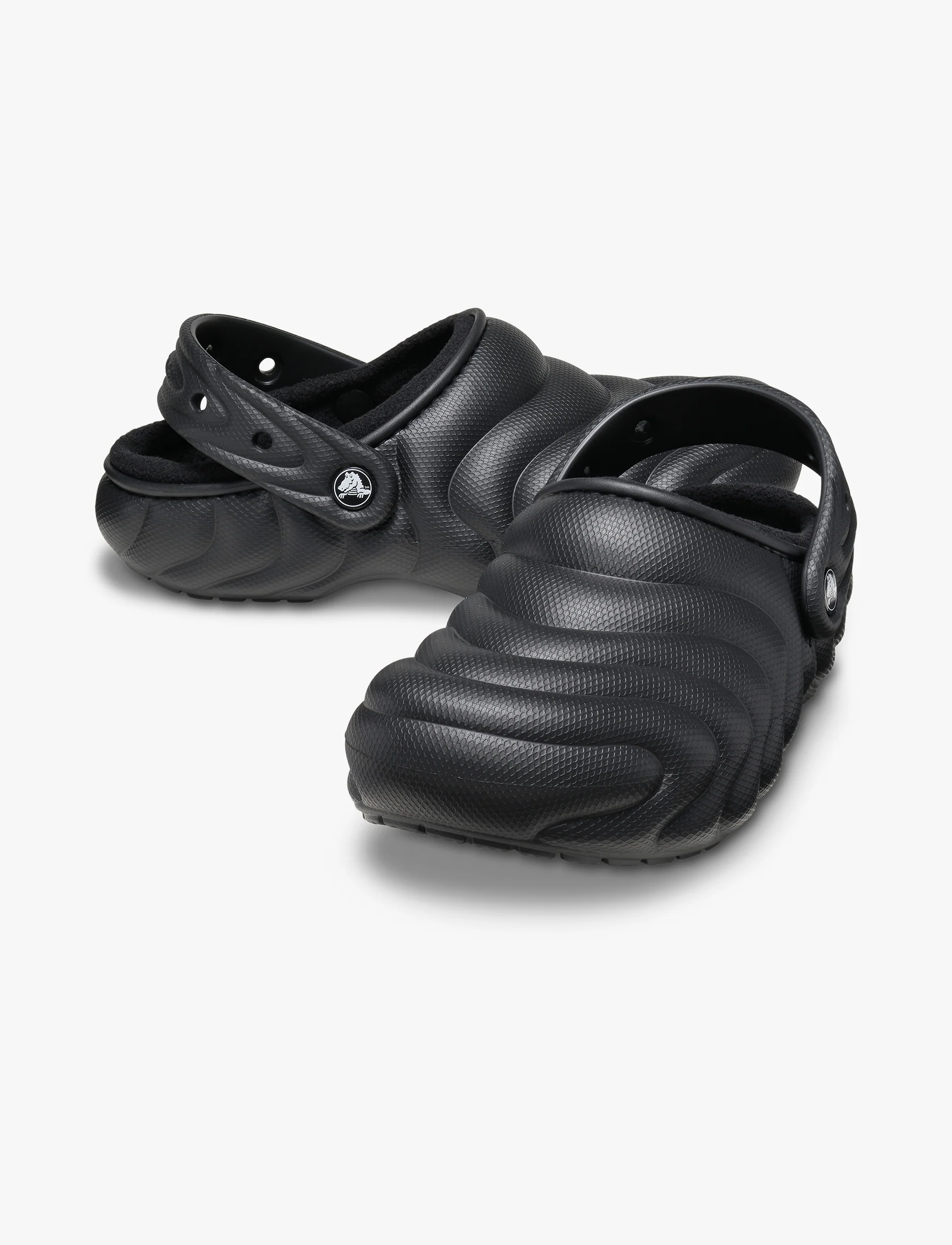 Crocs Classic Lined Overpuff Clog - כפכפים פרוותיים קרוקס בצבע שחור - Image 5