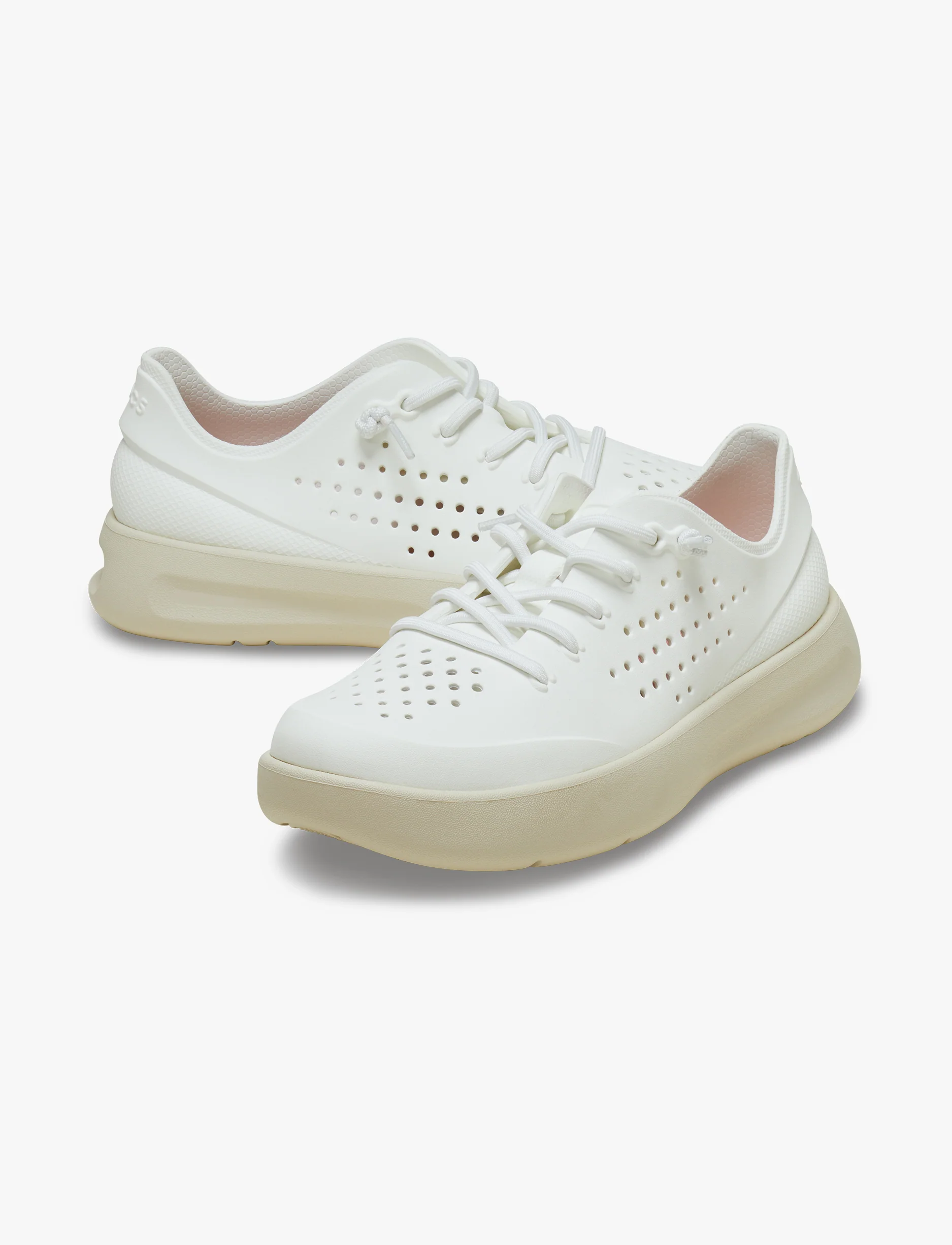 Crocs InMotion Pacer W - נעלי סניקרס קרוקס לנשים בצבע לבן - Image 4
