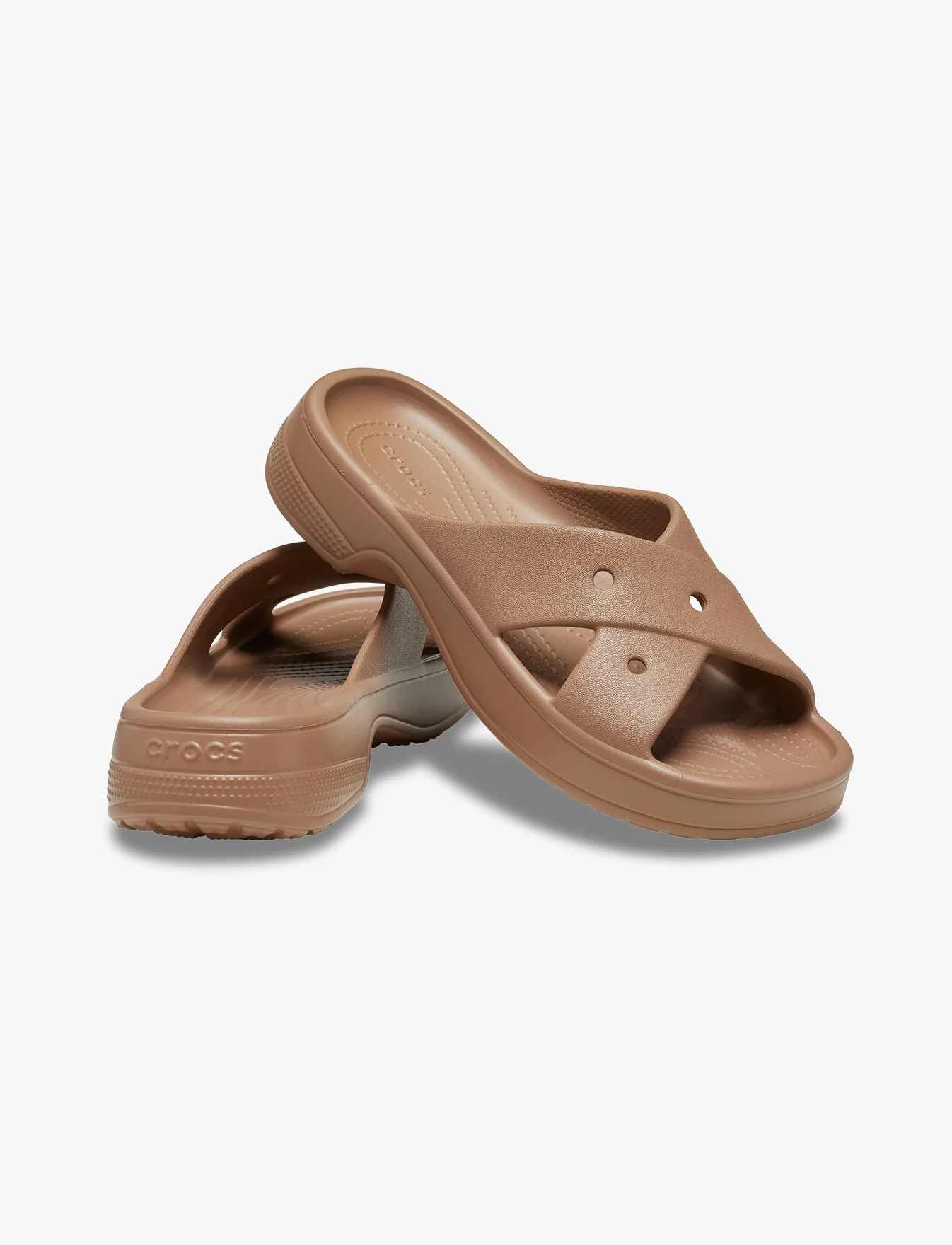 Crocs Classic Women's Cross Strap - כפכפי קרוקס לנשים בצבע חום - Image 3