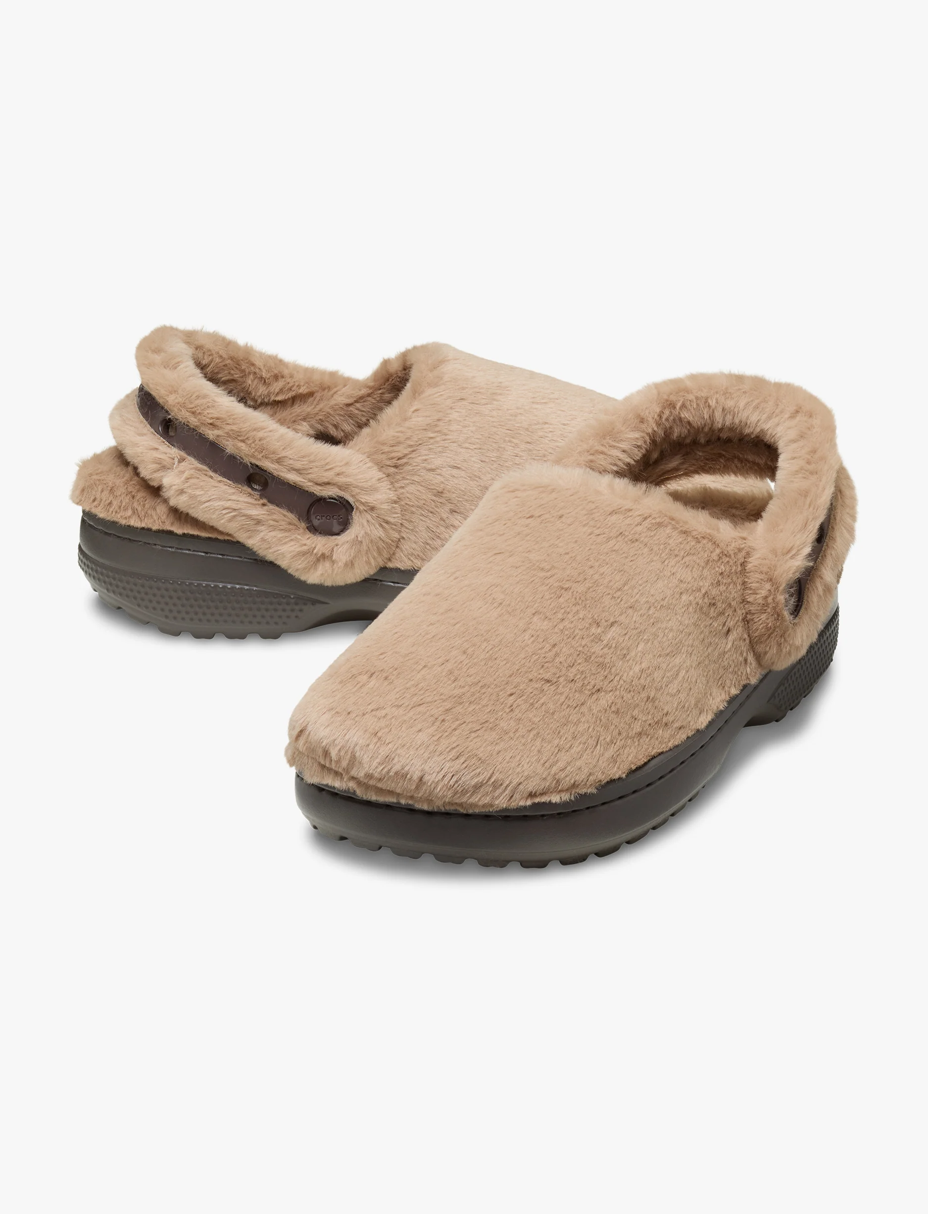 Crocs Classic Unfurgettable Clog - כפכפי קרוקס פרוותיים לנשים בצבע שוקולד חלב - Image 3