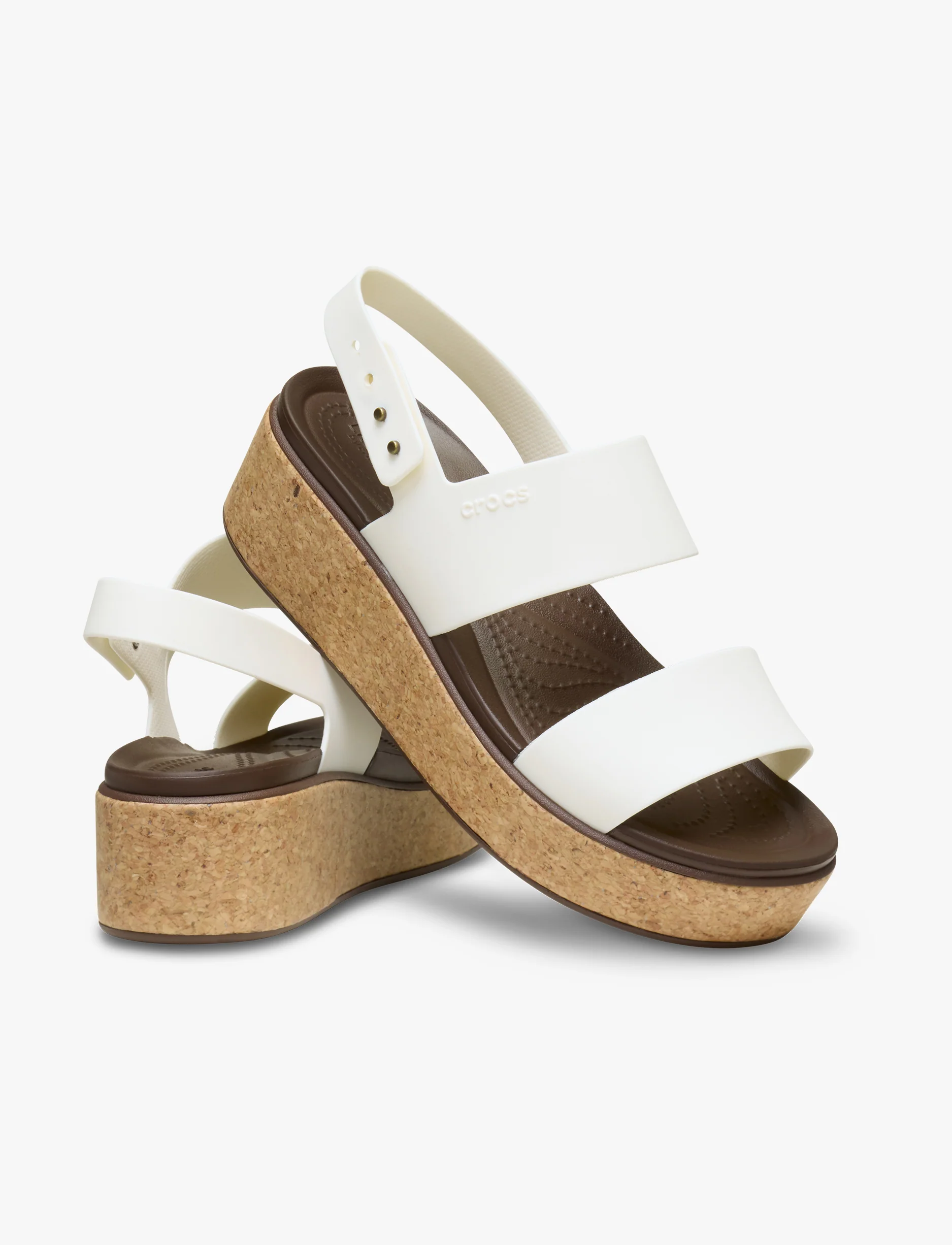 Crocs Brooklyn Cork Low Wedge - סנדלי פלטפורמה קרוקס ברוקלין קורק לנשים בצבע לבן גיר - Image 3