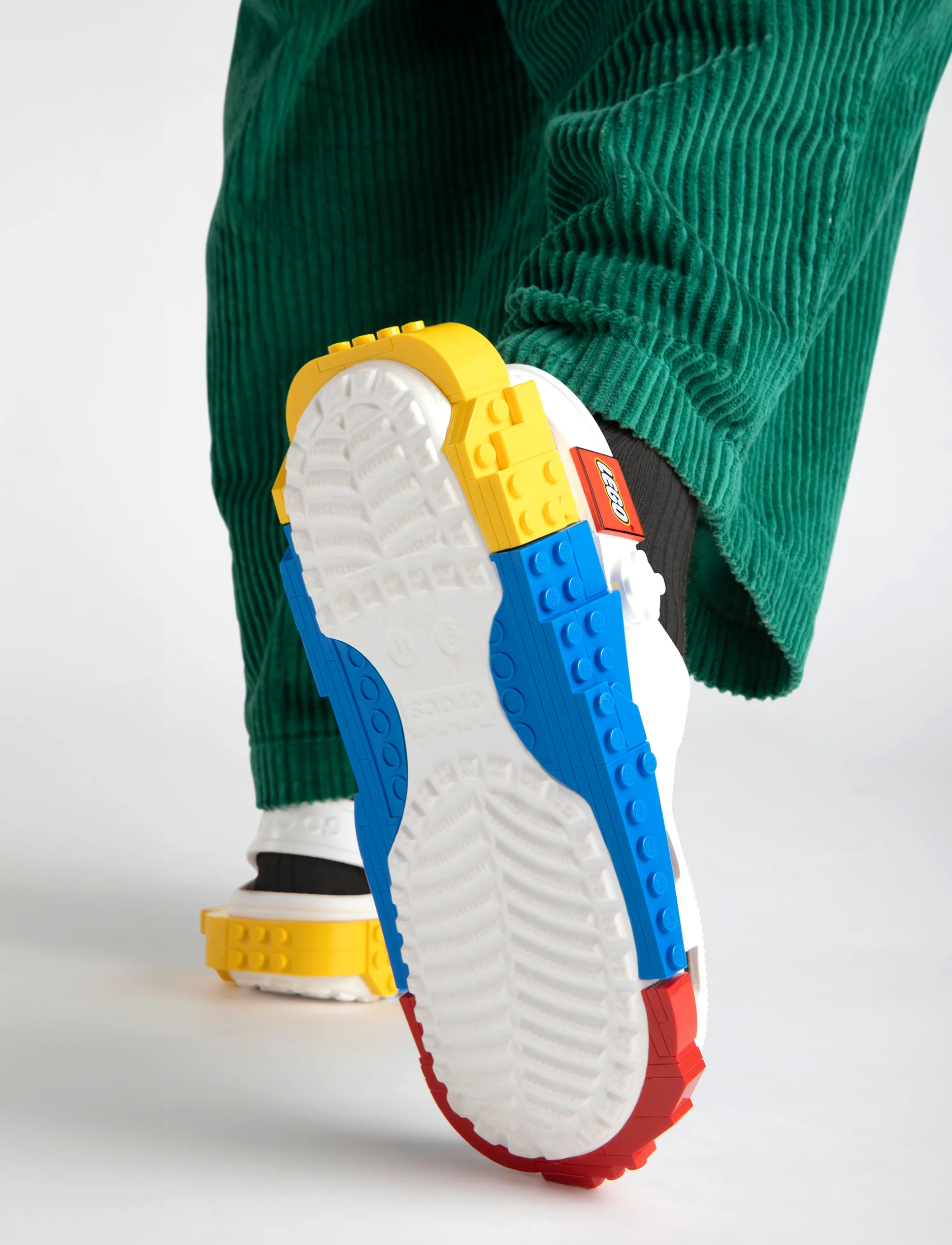 Crocs LEGO 4LW System Clog - כפכפי קלוג קרוקס לגו בצבע לבן - Image 8