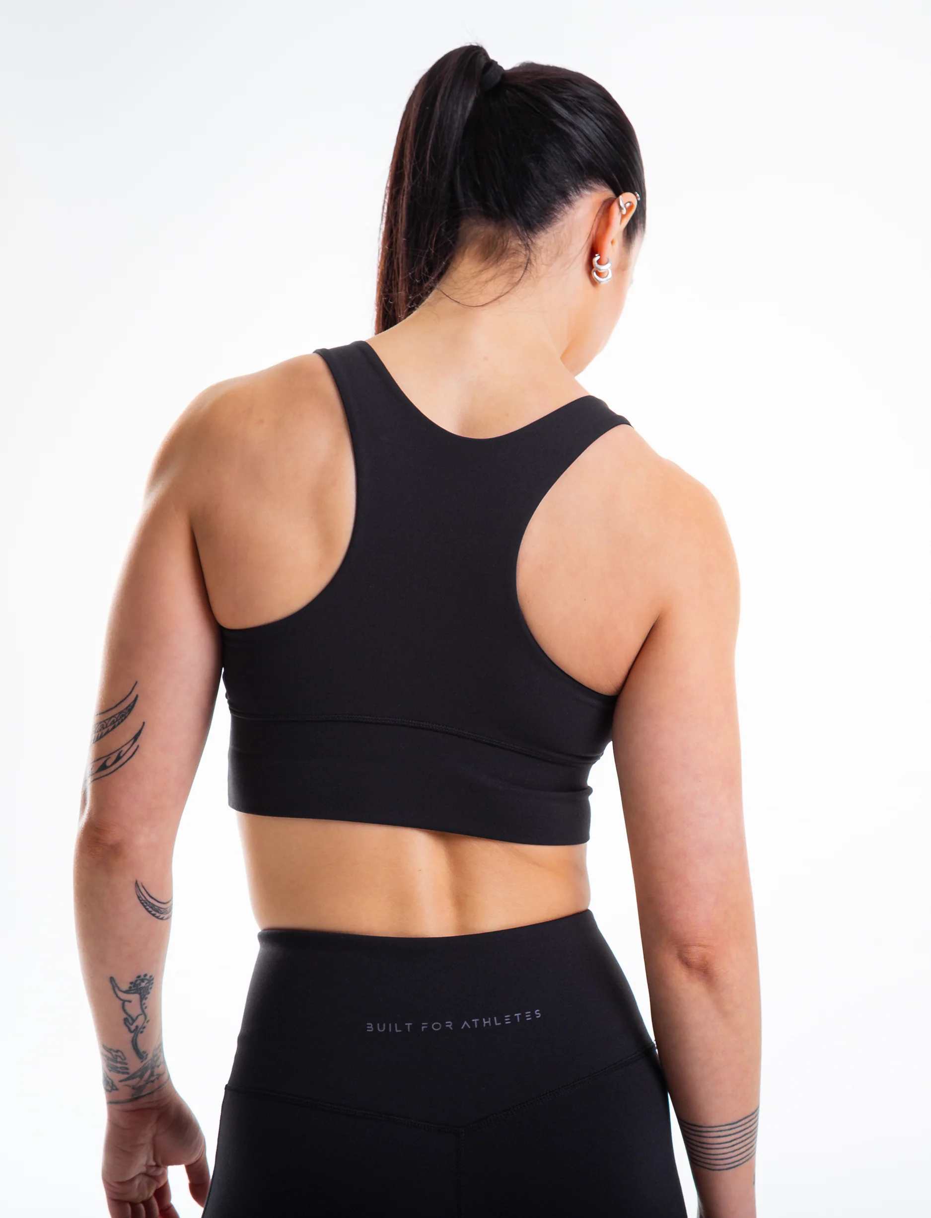 Built For Athletes Women's Training Sports Bra - גוזיית אימון לנשים בצבע שחור - Image 8