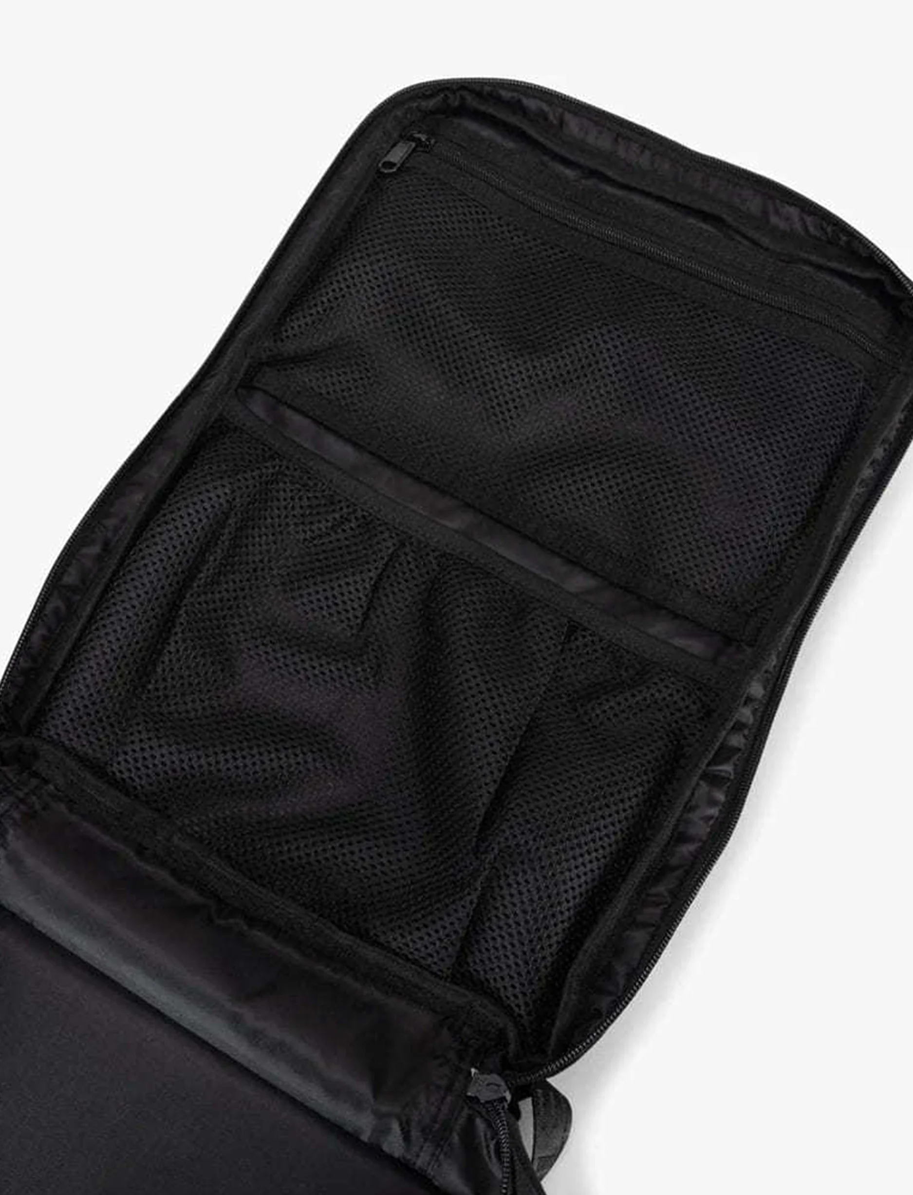 Built For Athletes Small Black Gym Backpack 25L - תיק גב שחור לחדר כושר 25 ליטר - Image 7