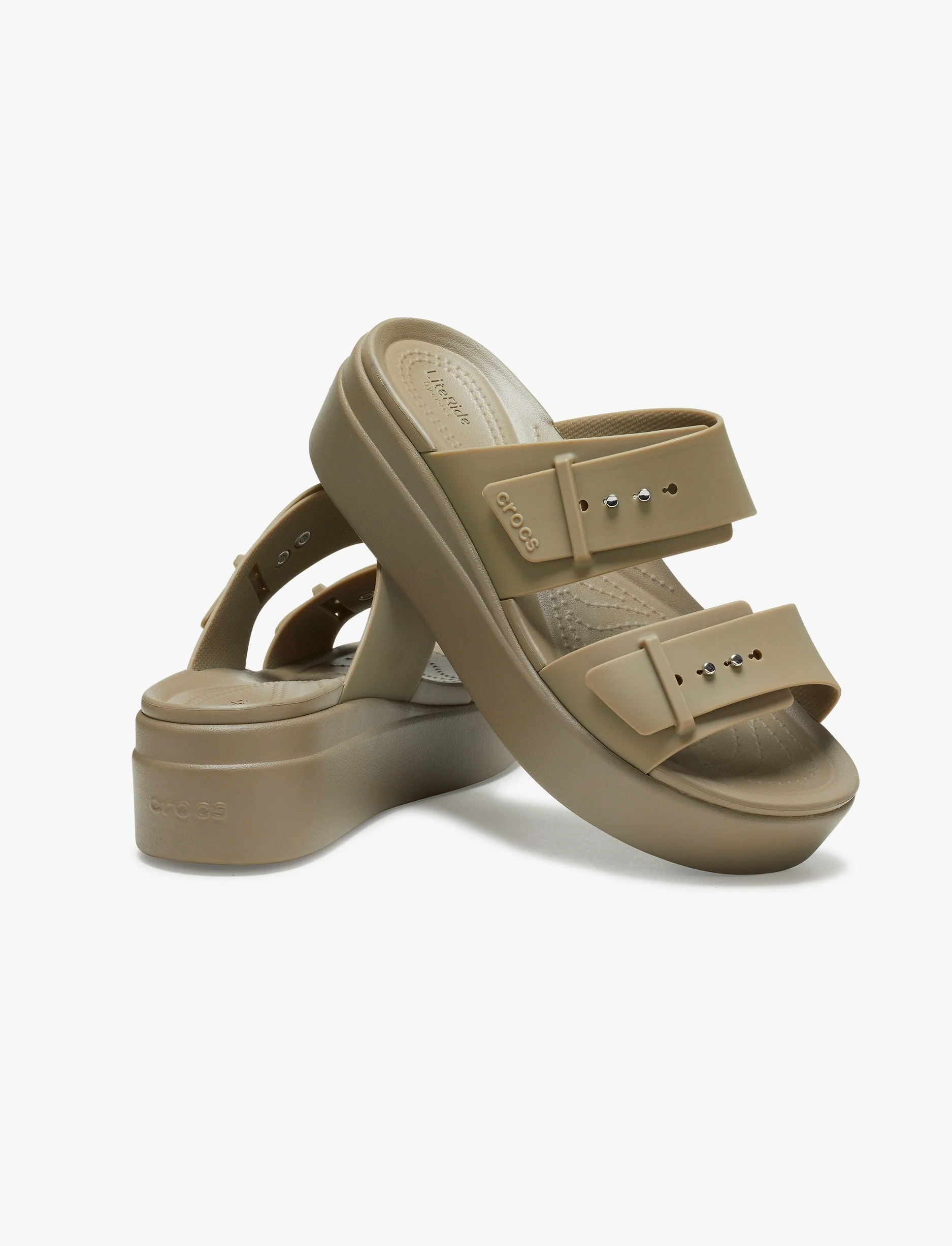 Crocs Brooklyn Sandal LowWdg W - כפכפי פלטפורמה ברוקלין לנשים - Image 4