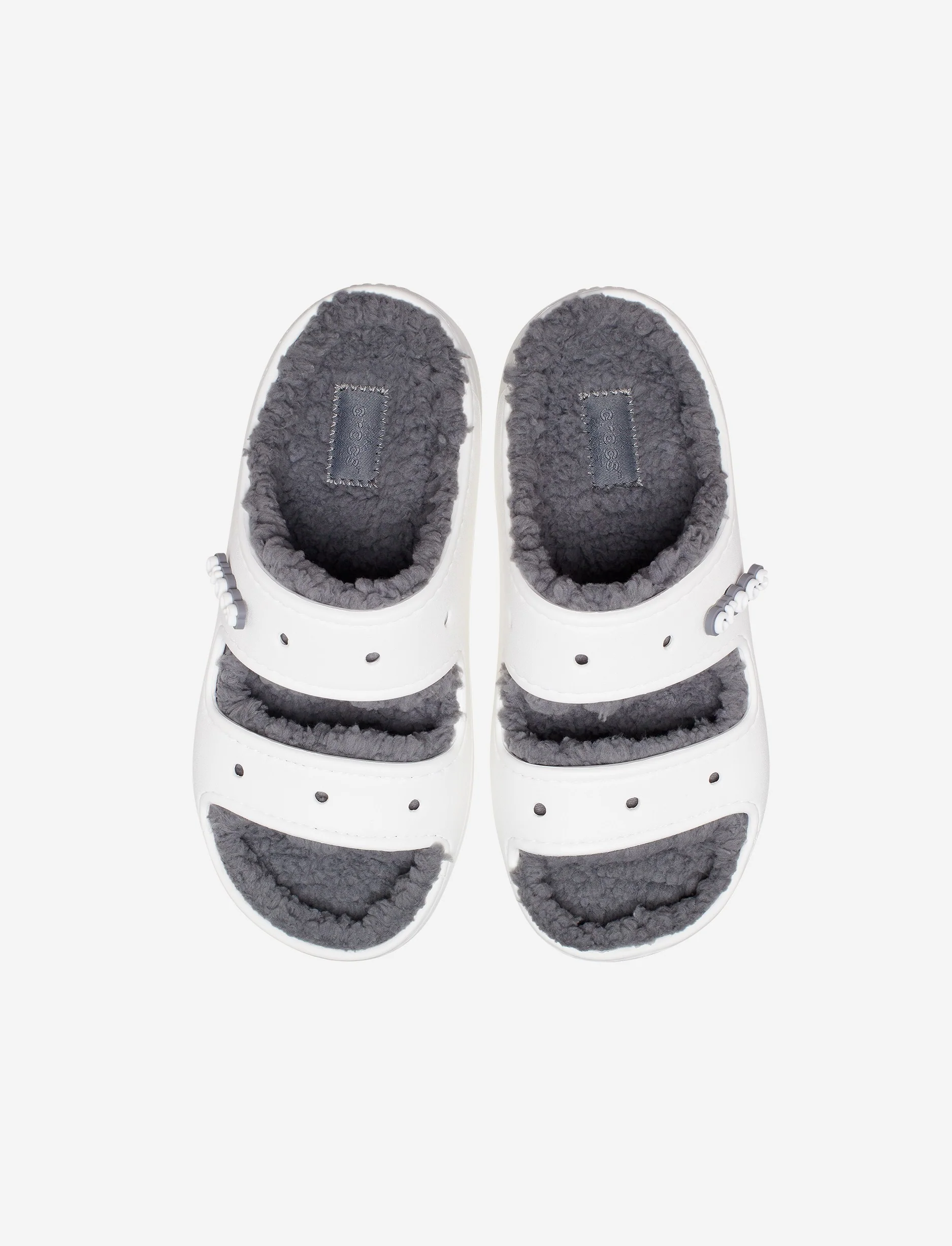 Crocs Classic Cozzzy Sandal  - כפכפי קרוקס פרווה לנשים בצבע לבן - Image 3