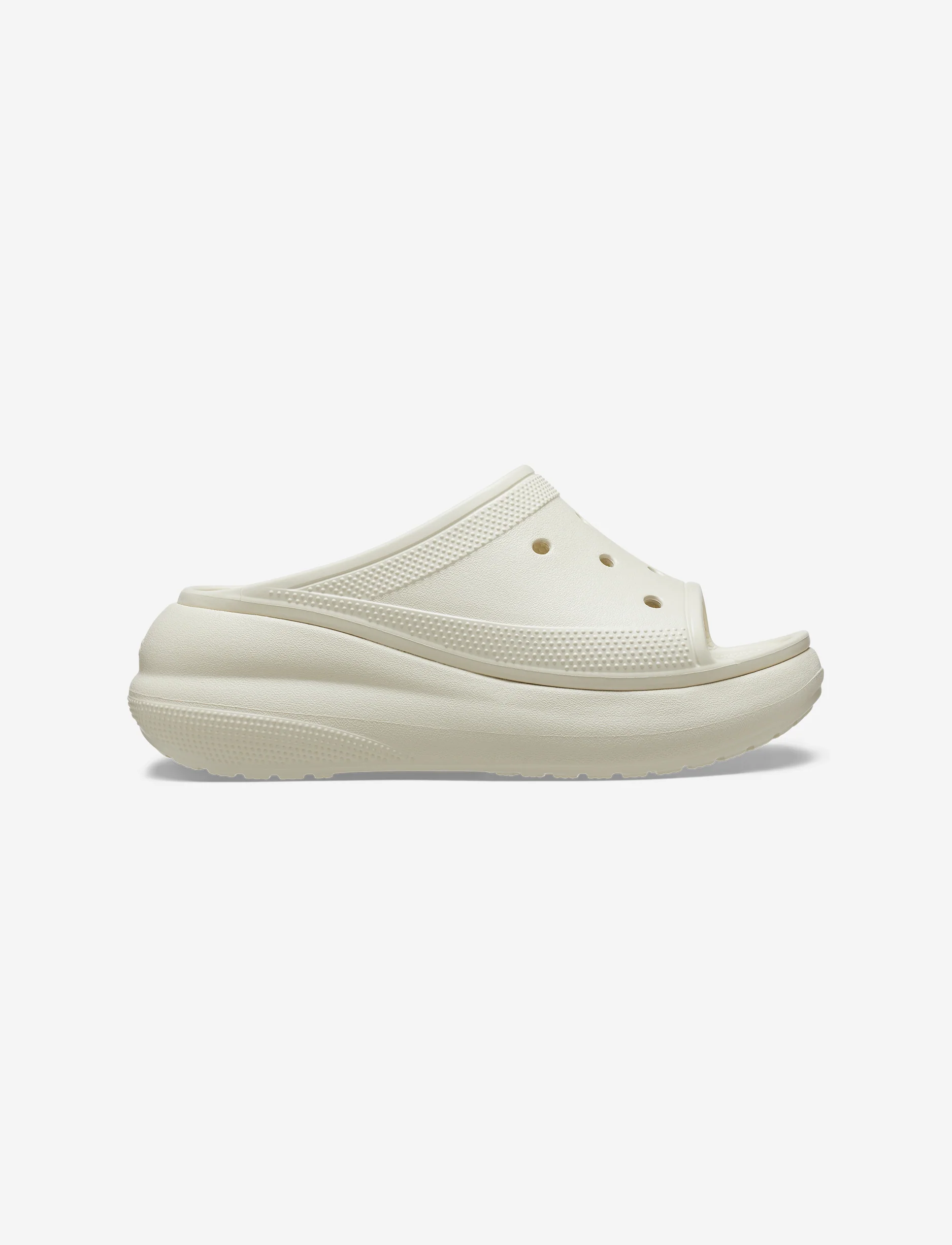 Crocs Crush Slide - כפכפי סלייד קרוקס קראש לנשים בצבע לבן קרם - Image 2