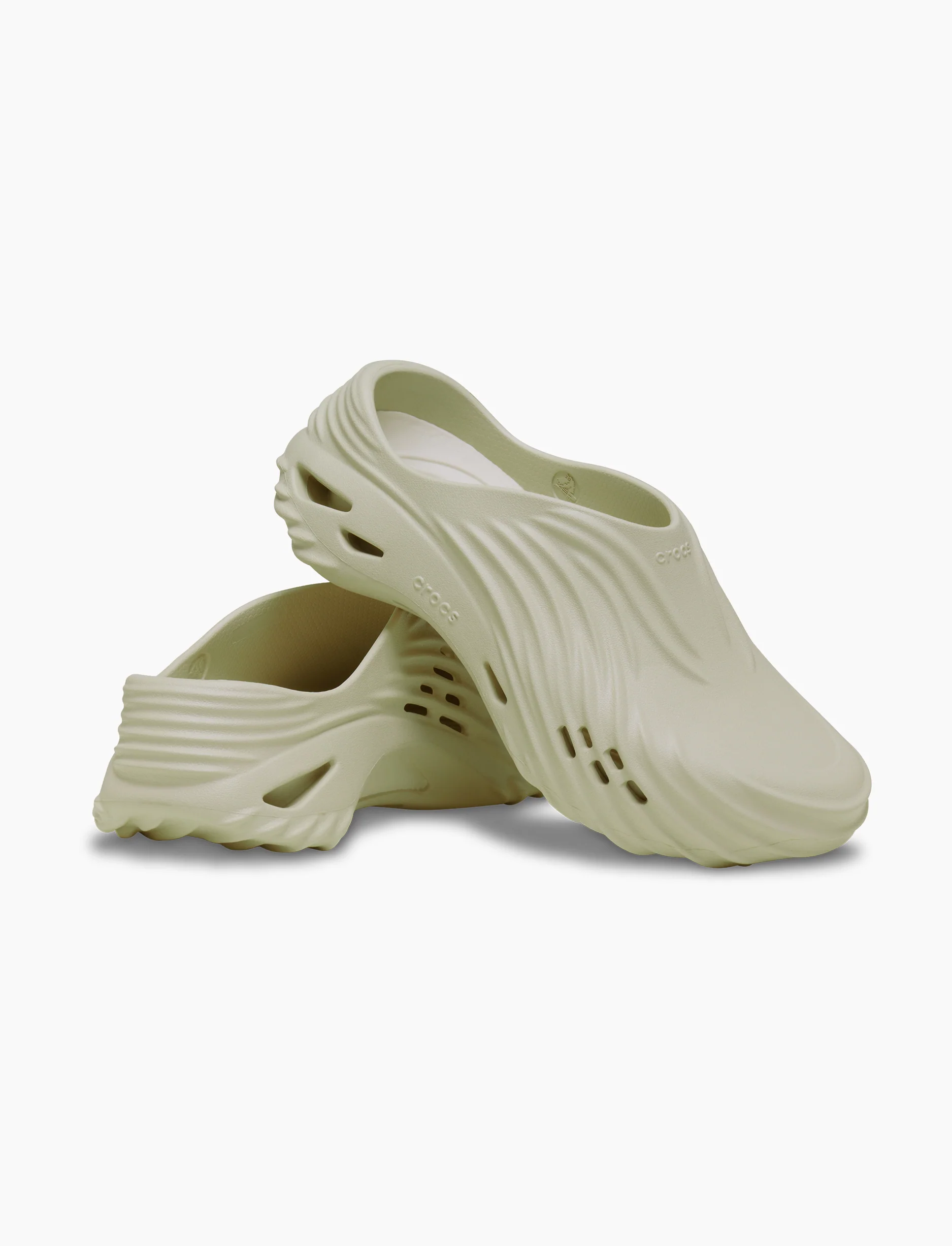 Crocs Echo Wave - כפכפי קרוקס אקו וויב בצבע קרם - Image 3
