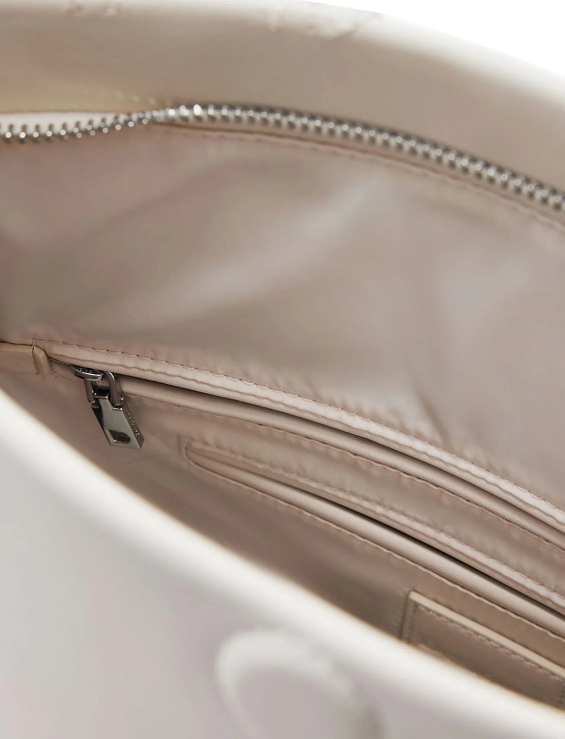 Desigual Bag Loverty 4.0 Etherea 25SAXPAE – תיק דיזיגוואל לנשים - Image 4