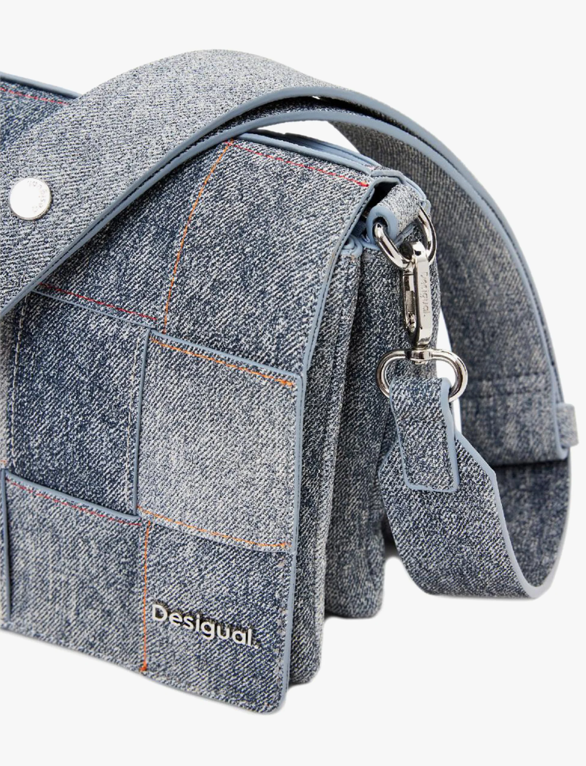 Desigual Bag Yoko PU Denim Dortmund Flap 25SAXP47 - תיק צד דיזיגוואל אפור לנשים - Image 4