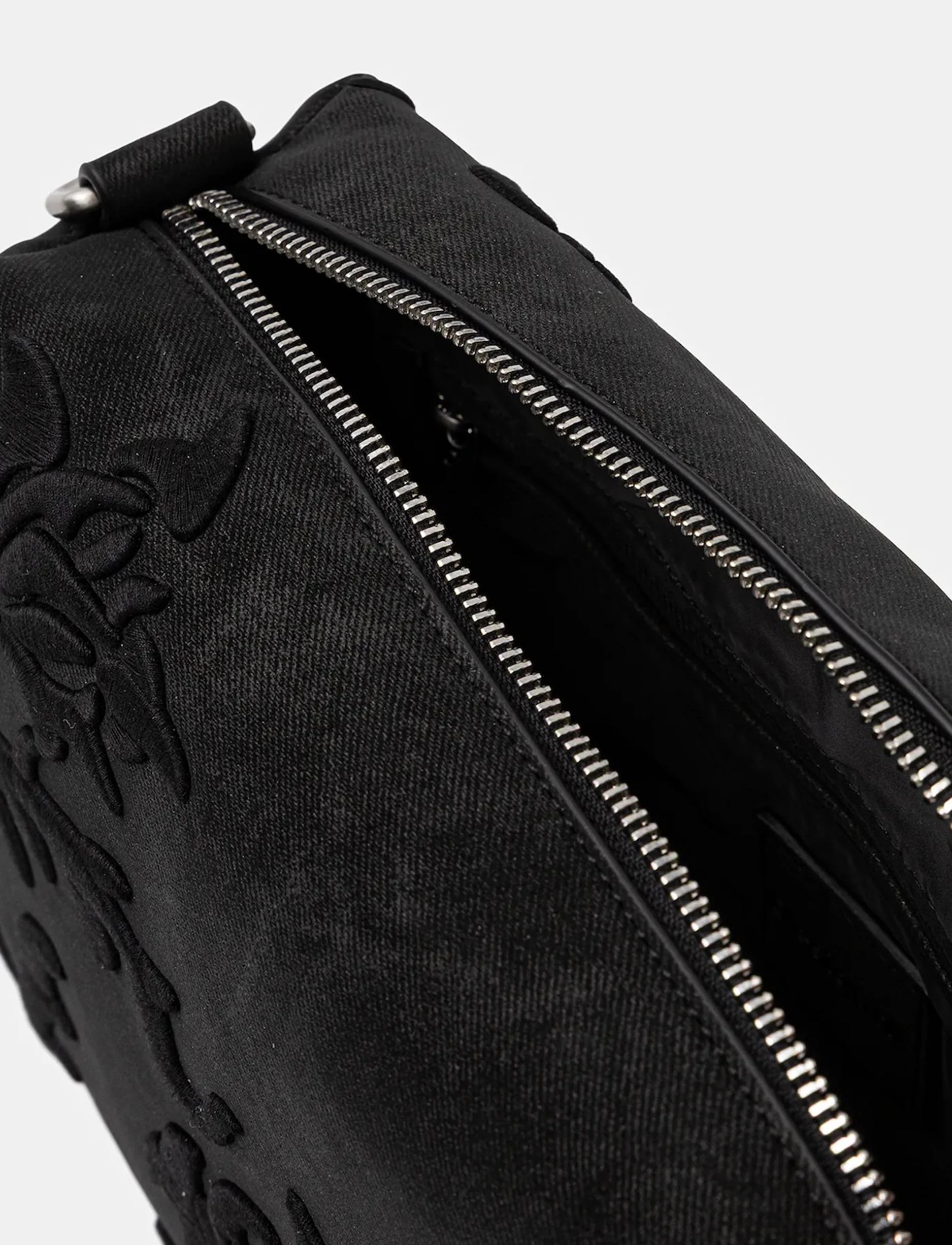 Desigual Bag Romeo Floral Total Black Bergamo 25WAXP41 - תיק צד דיזיגוואל שחור לנשים - Image 4