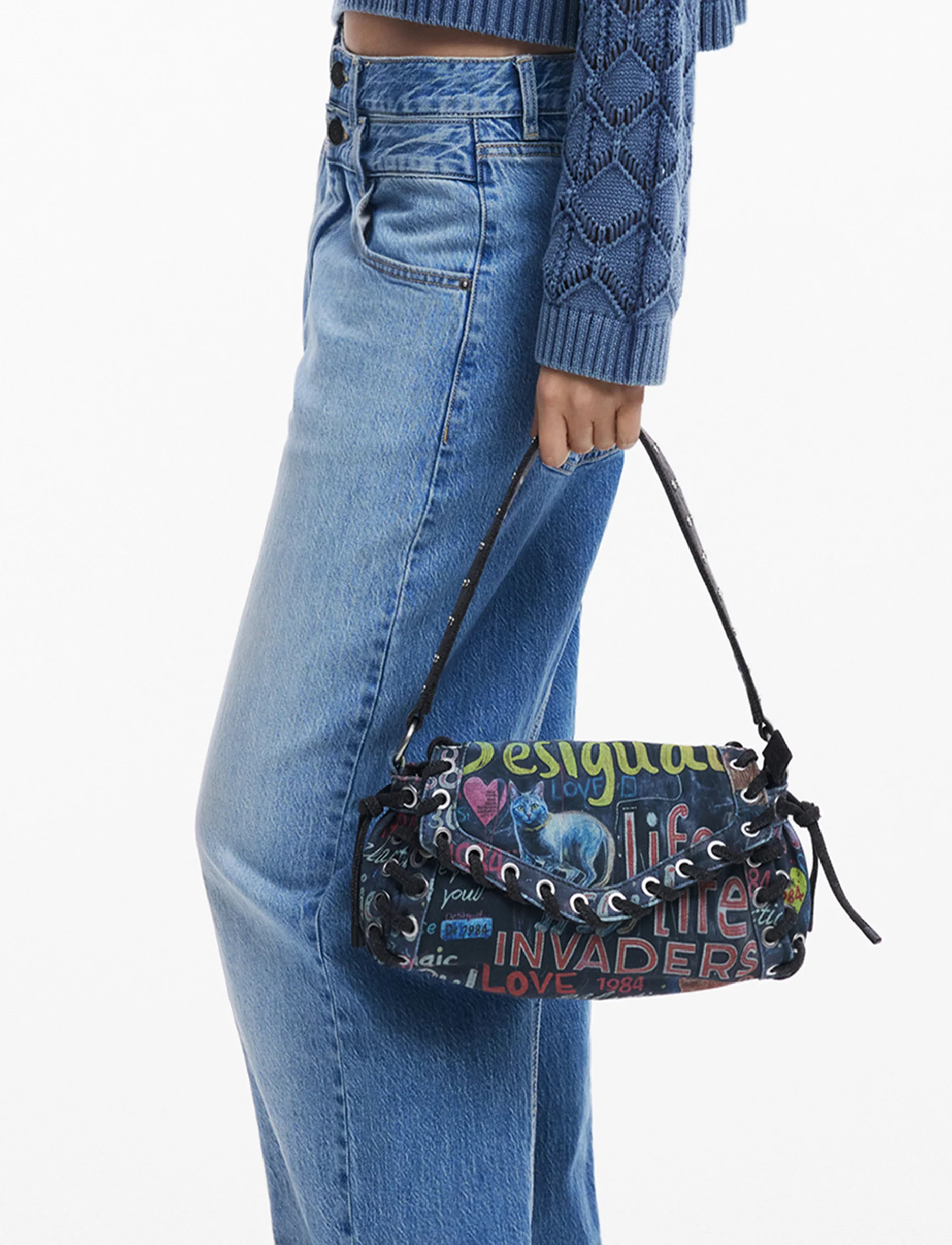 Desigual Bag Pizzicato Zarauz 25WAXD22 - תיק צד שחור גרפיטי דיזיגוואל לנשים - Image 6