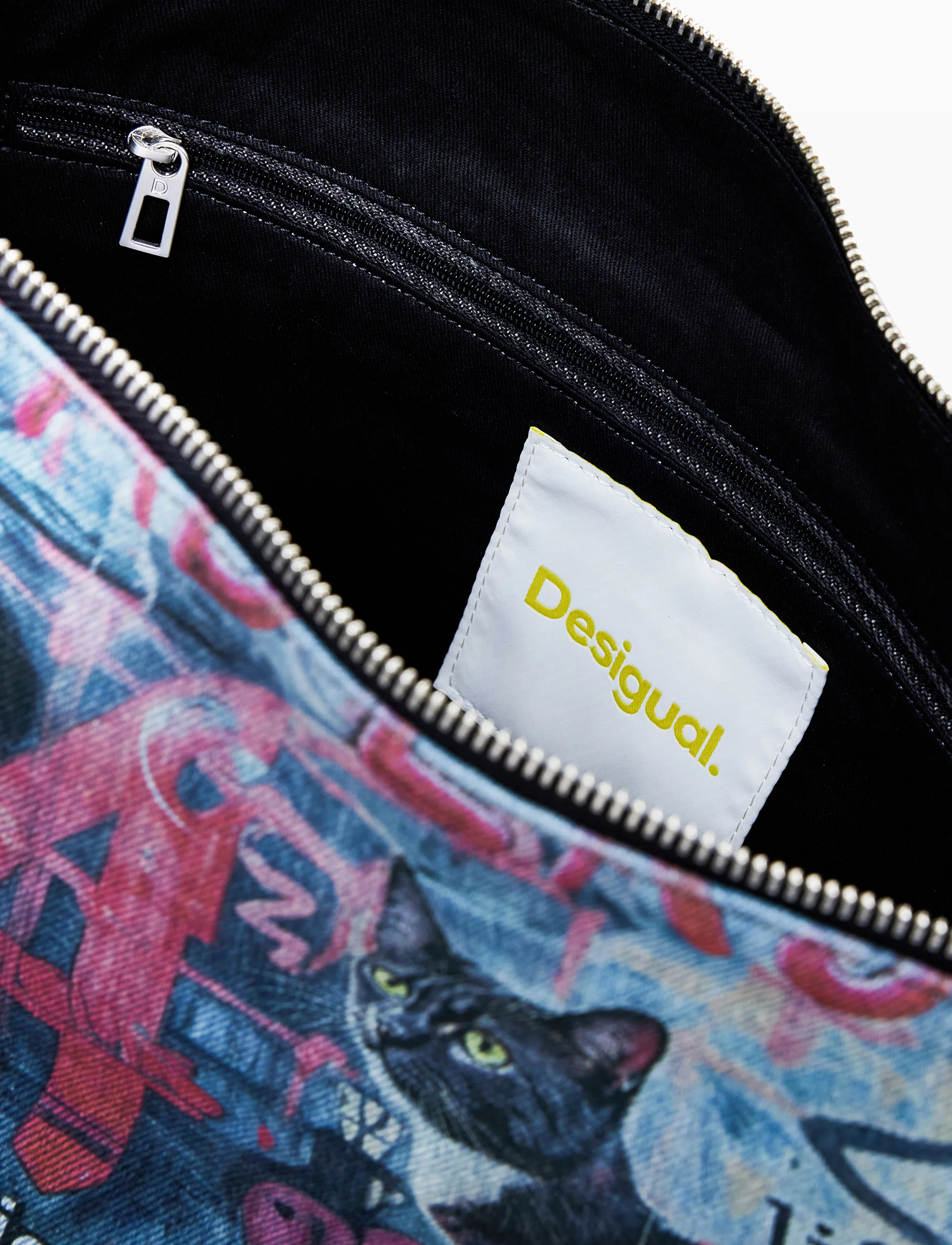 Desigual Bag Pizzicato Leiria 25WAXD23 - תיק צד שחור גרפיטי דיזיגוואל לנשים - Image 5