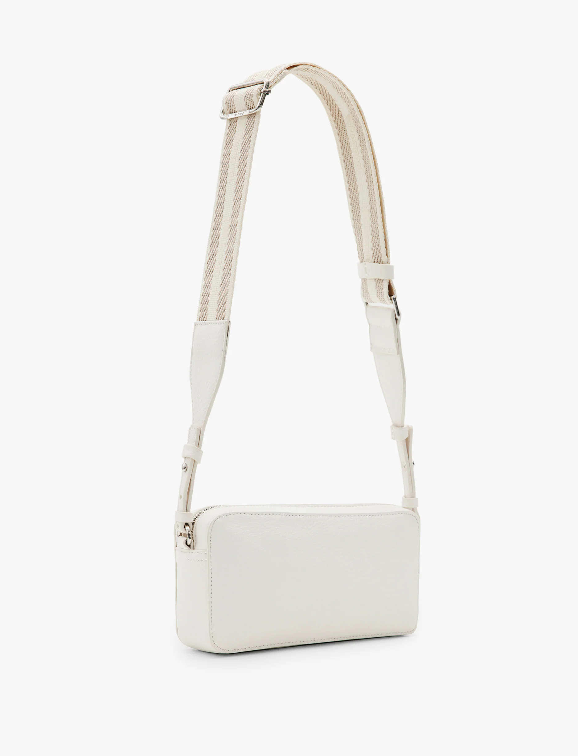 Desigual Bag Half Logo 24 Cambridge 2.0 - תיק קרוסבודי קטן בצבע לבן - Image 2