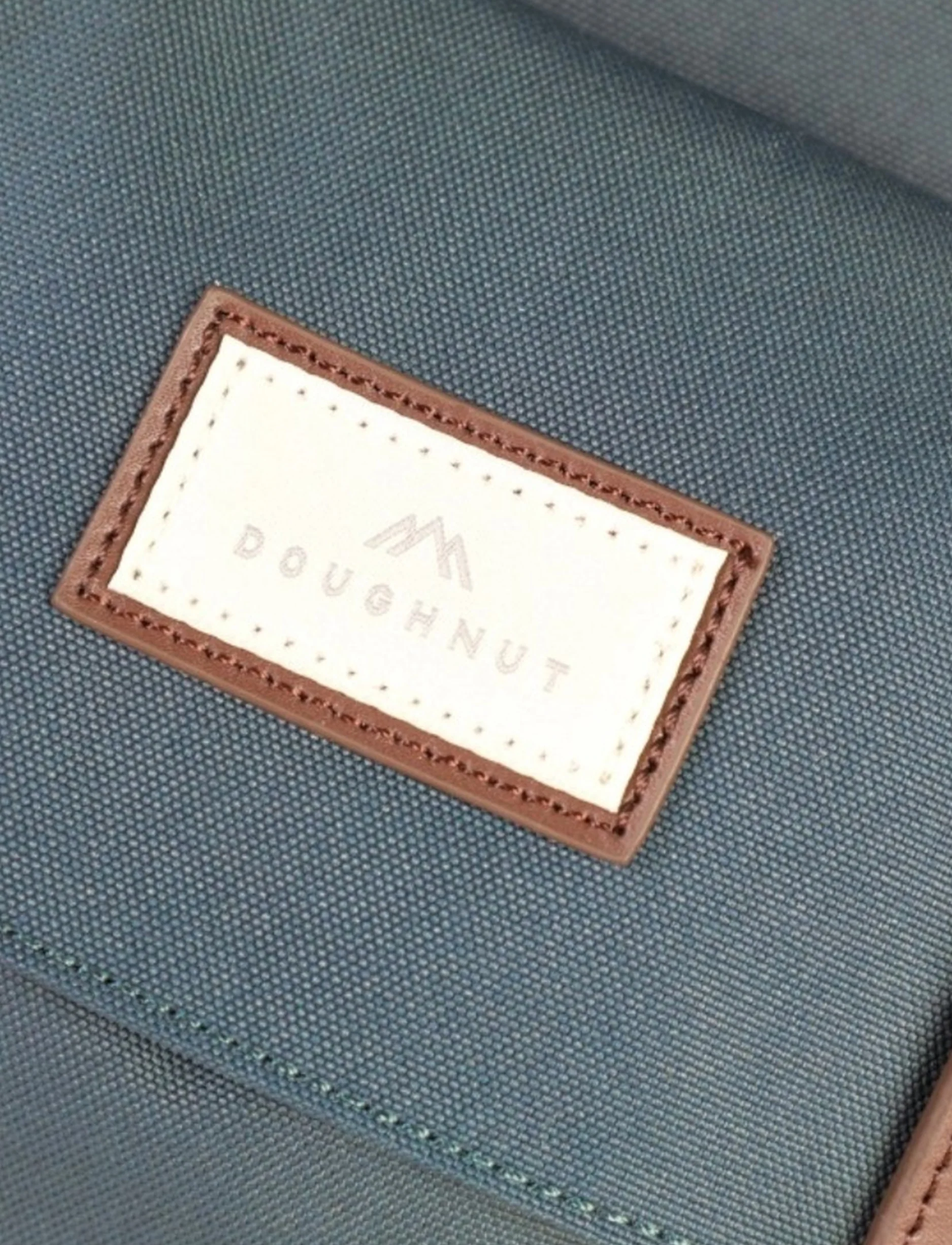 Doughnut Macaroon Large Cordura - תיק גב דונאט בצבע כחול - Image 4