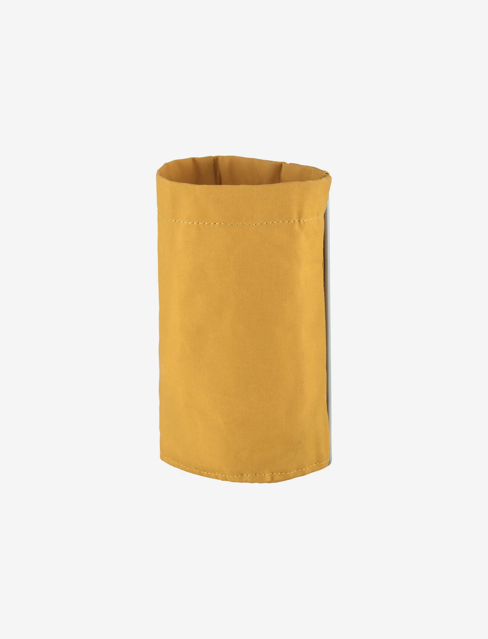 Fjallraven Kanken Bottle Pocket – מידנית לבקבוק מים בצבע חרדל - Image 3