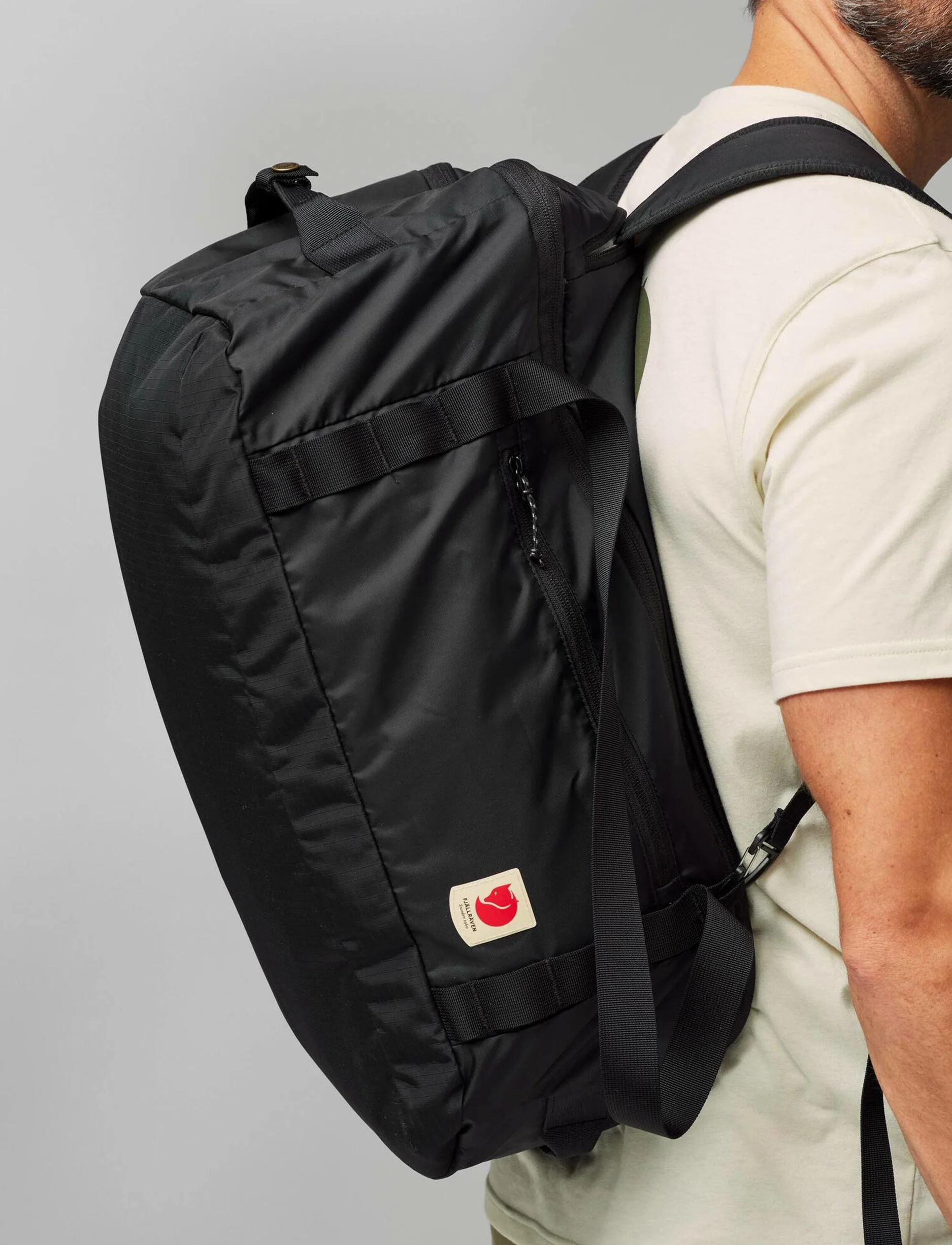 Fjallraven Kanken High Coast Duffle 23200254 - תיק נשיאה קנקן 36 ליטר בצבע שחור - Image 4