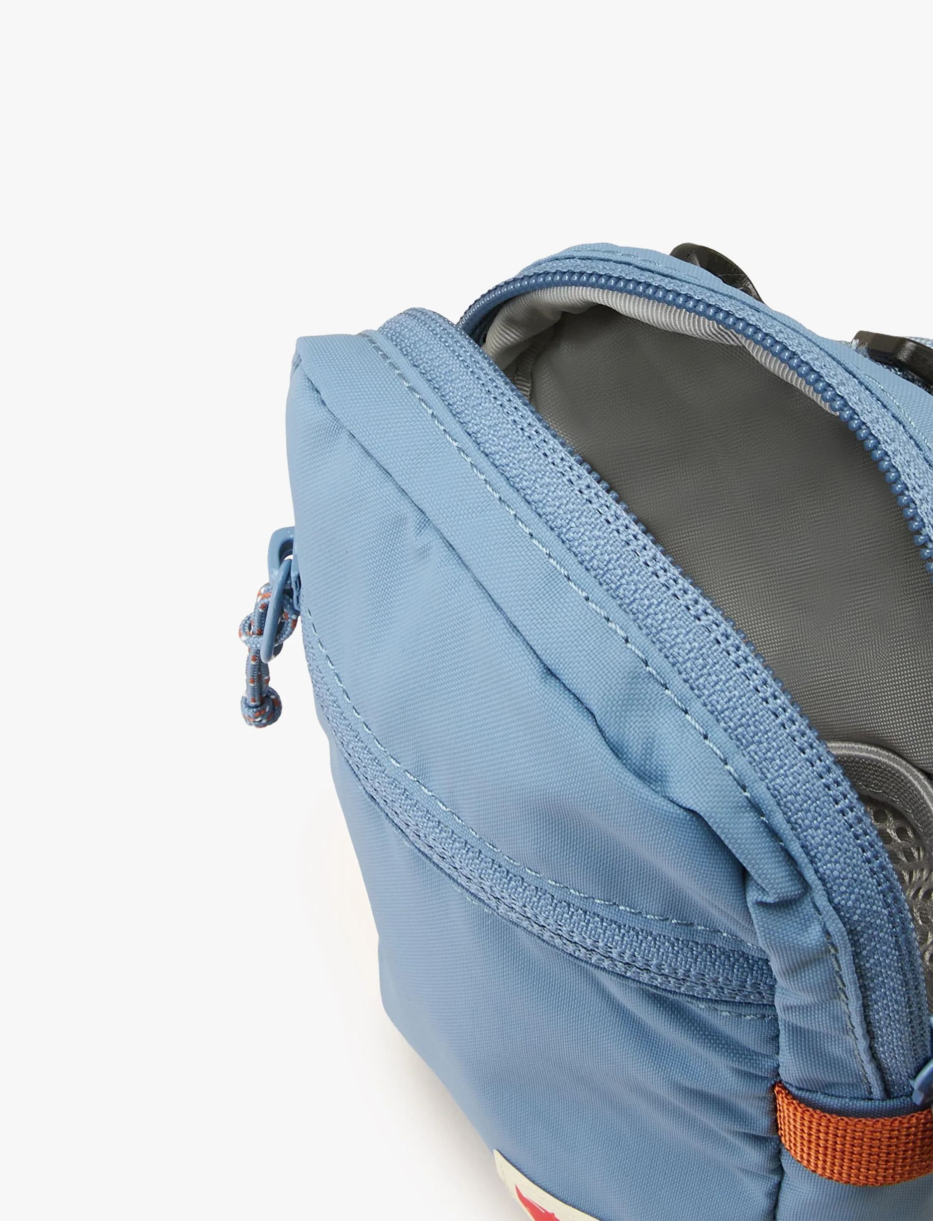Fjallraven Kanken High Coast Pocket -  תיק צד קנקן בצבע כחול - Image 3