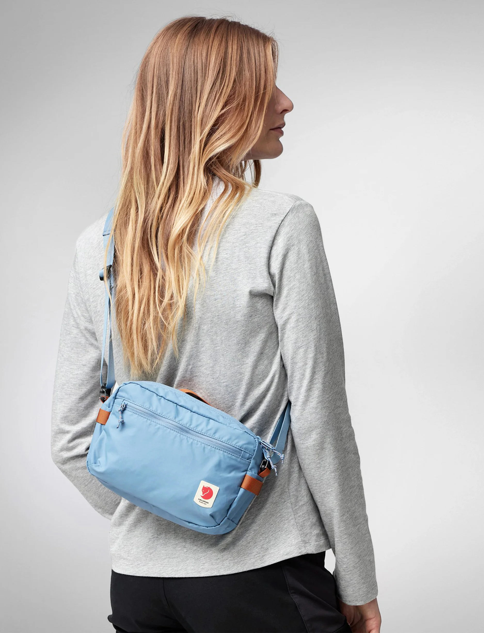 Fjallraven Kanken High Coast Crossbody - תיק צד קנקן בצבע כחול בהיר - Image 3