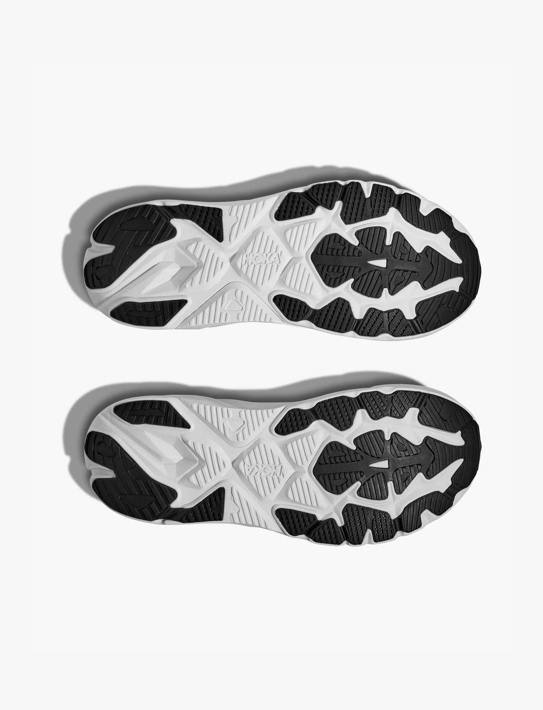 HOKA Arahi Wide 8 - נעלי ספורט נשים הוקה ארהי 8 רחבות בצבע שחור/לבן - Image 8