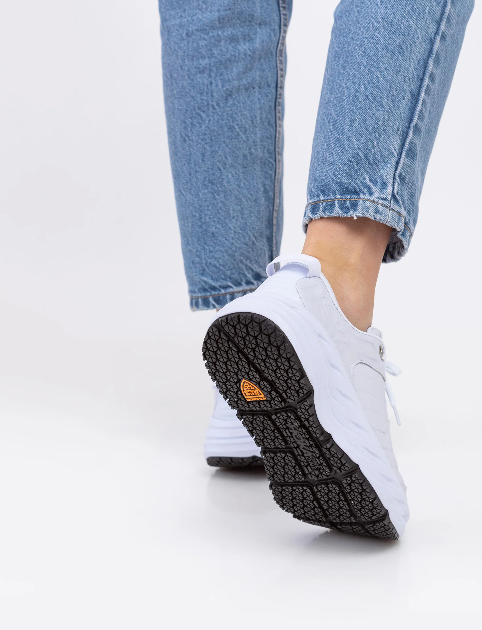 Hoka Bondi SR - נעלי ספורט נשים הוקה בונדי אס-אר בצבע לבן - Image 2