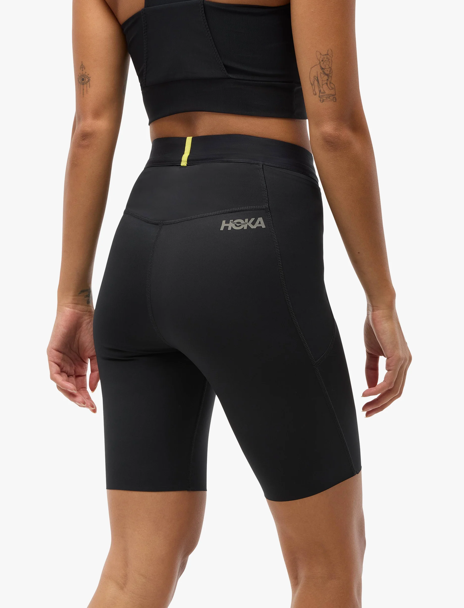 HOKA Knit Short Novafly 9 - מכנסי ריצה הוקה לנשים בצבע שחור - Image 2