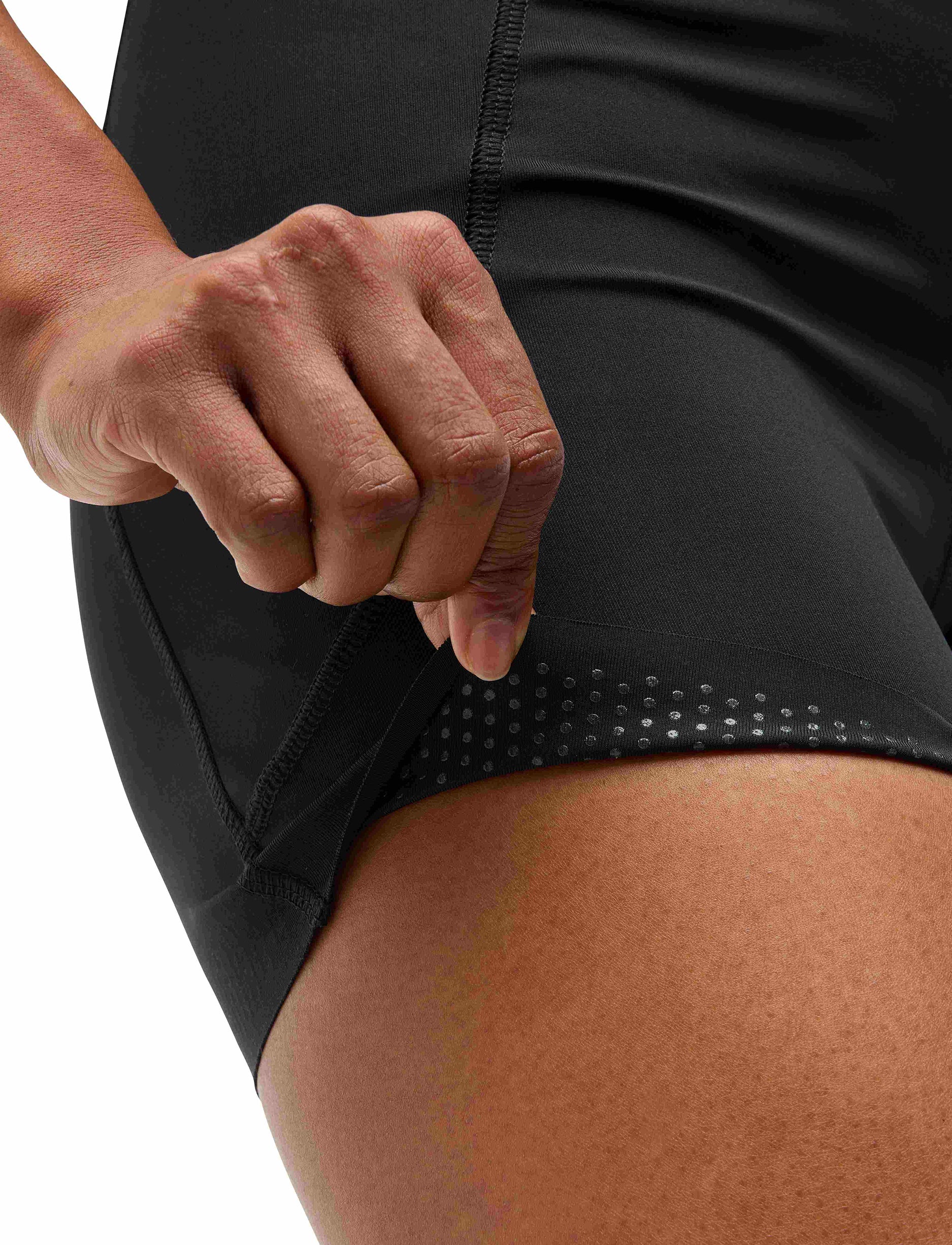 HOKA Novafly 3'' Knit Short - מכנסי ריצה והליכה לנשים נובה פליי בצבע שחור - Image 4