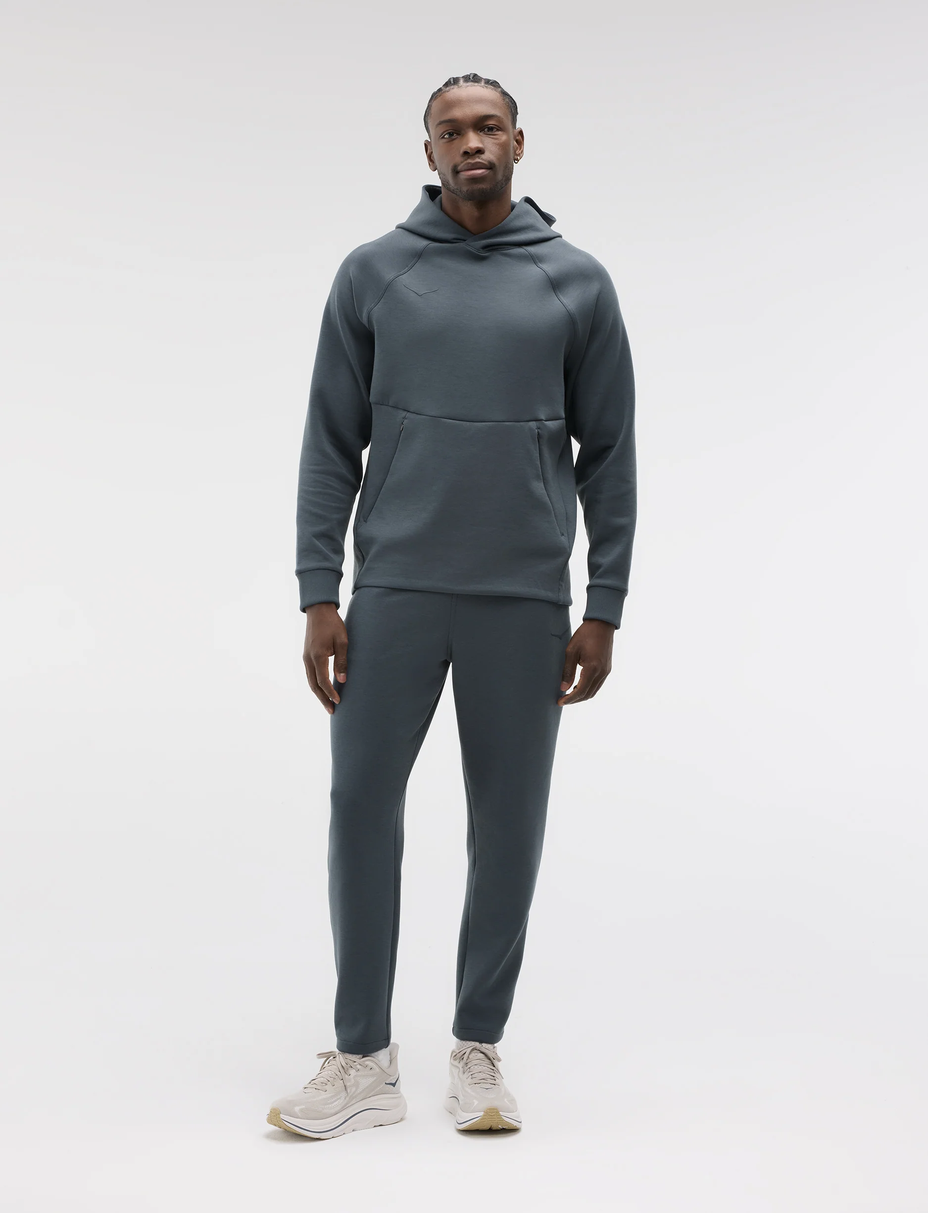 Hoka Essential Recovery Hoodie - סווטשירט הוקה לגברים בצבע נייבי דהוי - Image 5