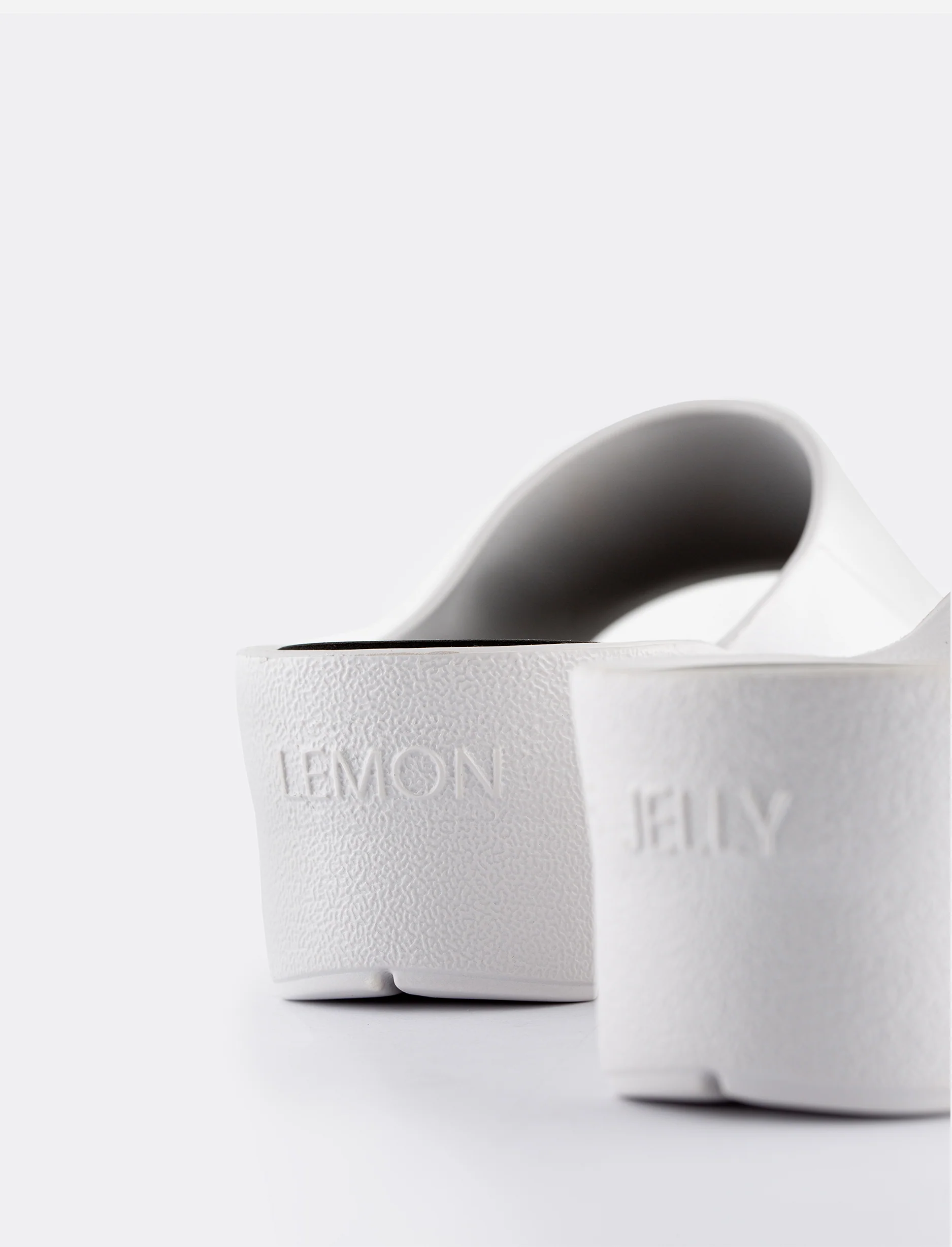Lemon Jelly Sunny Slide  - כפכפי פלטפורמה לנשים סאני למון ג'ילי בצבע פנינה מטאלי - Image 6